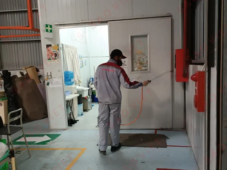 Mọi ngóc ngách đều được nhân viên Sao Việt Pest kiểm tra và xử lý kỹ lưỡng