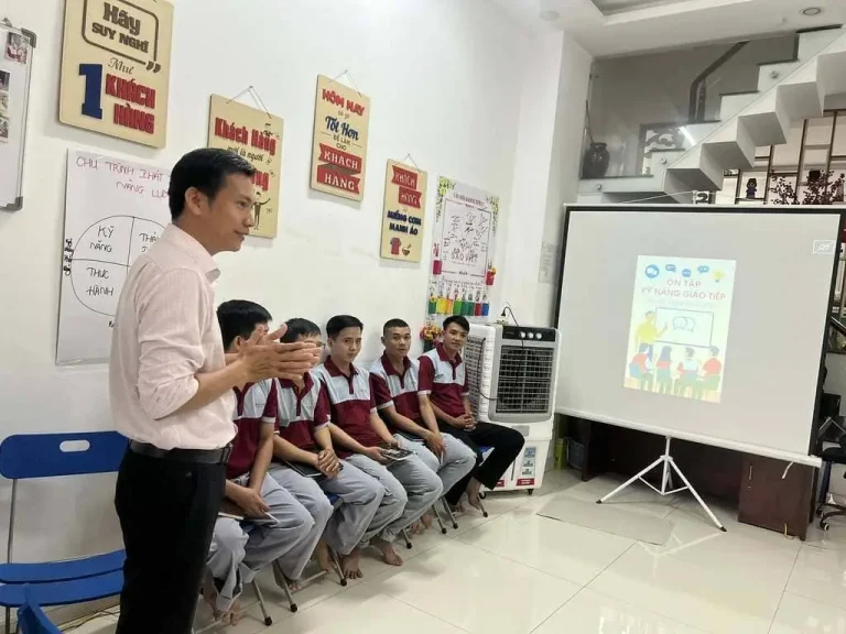 Đào tạo văn hóa ứng xử Sao Việt Pest 2025