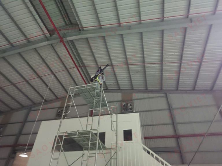 Xử lý nhà kho xưởng sản xuất có hệ thống trần rất cao